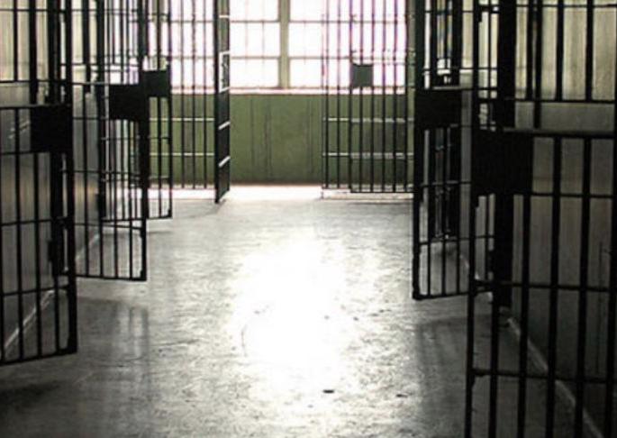 You stop right there! Prison administration orders several prisoners, including Arun Gawli | तुम्ही तिकडेच थांबा! अरुण गवळीसह अनेक कैद्यांना कारागृह प्रशासनाचे आदेश You stop right there! Prison administration orders several prisoners, including Arun Gawli | तुम्ही तिकडेच थांबा! अरुण गवळीसह अनेक कैद्यांना कारागृह प्रशासनाचे आदेश