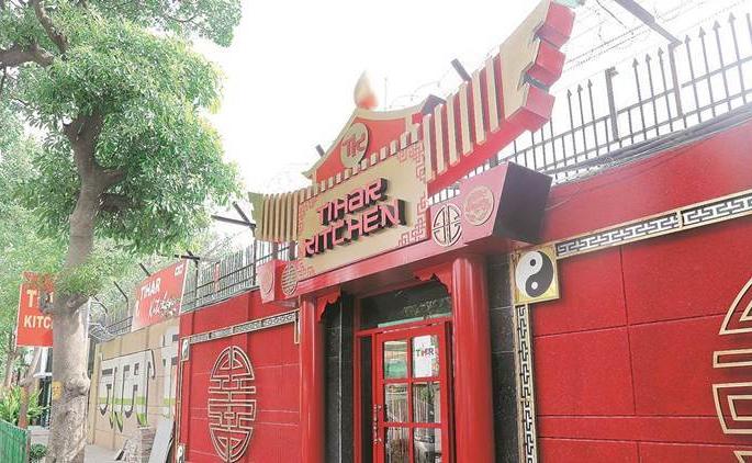 Tihar inmates runs Tihar Kitchen resturant. Inmates find pride way to live | तिहार किचन रेस्टॉरण्ट. हे रेस्टॉरण्ट तिहारमधील कैदी चालवतात.