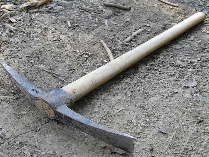 Wife was killed by a blow to the head due to a family dispute pune latest crime news | Pune | कौटुंबिक वादातून पत्नीचा डोक्यात टिकाव मारून खून Wife was killed by a blow to the head due to a family dispute pune latest crime news | Pune | कौटुंबिक वादातून पत्नीचा डोक्यात टिकाव मारून खून