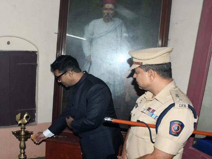 Go to the birth place of Lokmanya Tilak and greet from the district administration | लोकमान्य टिळकांच्या जन्मस्थळी जाऊन जिल्हा प्रशासनाकडून अभिवादन Go to the birth place of Lokmanya Tilak and greet from the district administration | लोकमान्य टिळकांच्या जन्मस्थळी जाऊन जिल्हा प्रशासनाकडून अभिवादन