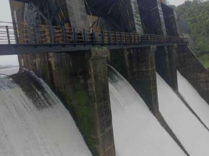 Increased release of water from Tilari dam | Sindhudurg: तिलारी धरणातून पाण्याचा विसर्ग वाढविला Increased release of water from Tilari dam | Sindhudurg: तिलारी धरणातून पाण्याचा विसर्ग वाढविला