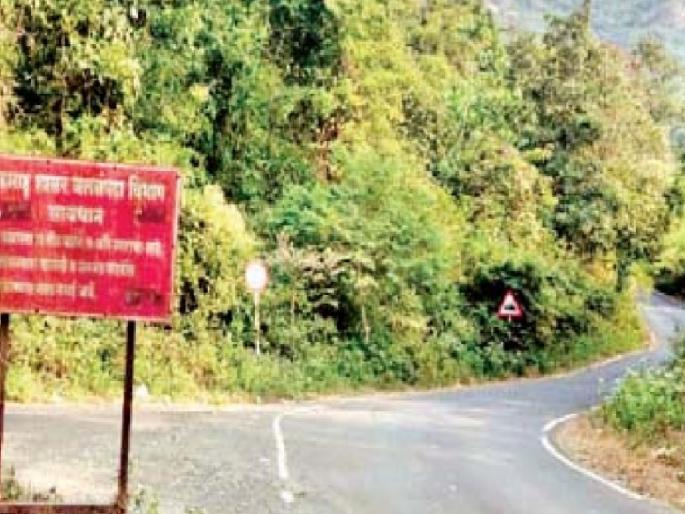 Tilari Ghat closed for heavy traffic, Kolhapur District Collector orders | Kolhapur: तिलारी घाट अवजड वाहतुकीसाठी बंद, जिल्हाधिकाऱ्यांचे आदेश