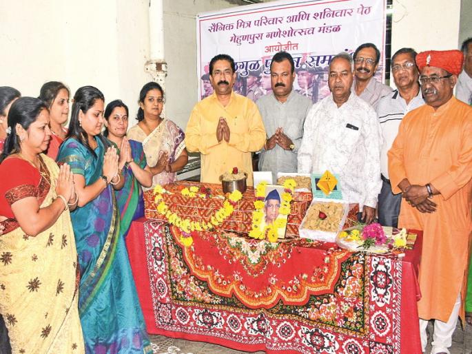 100kg tilgul for soldiers from Pune Ganesh mandals | जवानांसाठी आपुलकीचा गोड ठेवा!; पुण्यातील गणेश मंडळांचा पुढाकार : १०० किलो तिळगूळ रवाना 100kg tilgul for soldiers from Pune Ganesh mandals | जवानांसाठी आपुलकीचा गोड ठेवा!; पुण्यातील गणेश मंडळांचा पुढाकार : १०० किलो तिळगूळ रवाना