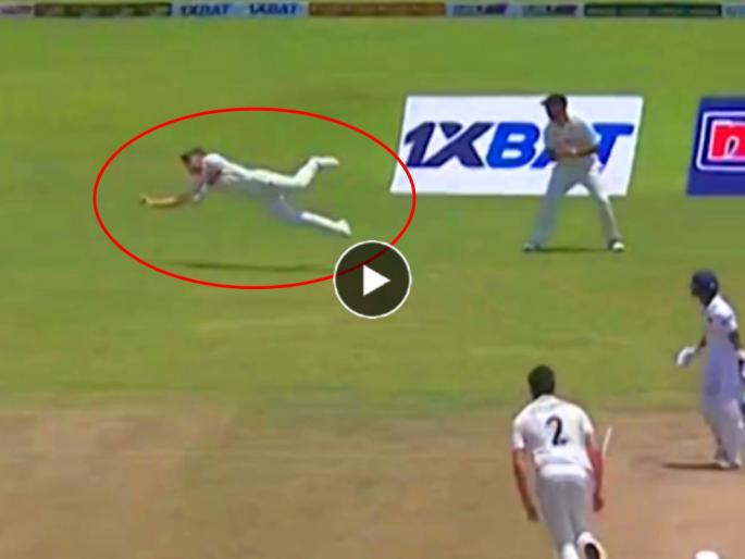 SL vs NZ 1st Test Video Tim Southee takes one handed superb catch at slips leaves batter amazed | Video: अफलातून! ३५ वर्षांच्या टीम साऊदीने हवेत उडी मारत घेतला भन्नाट झेल, सारे अवाक्