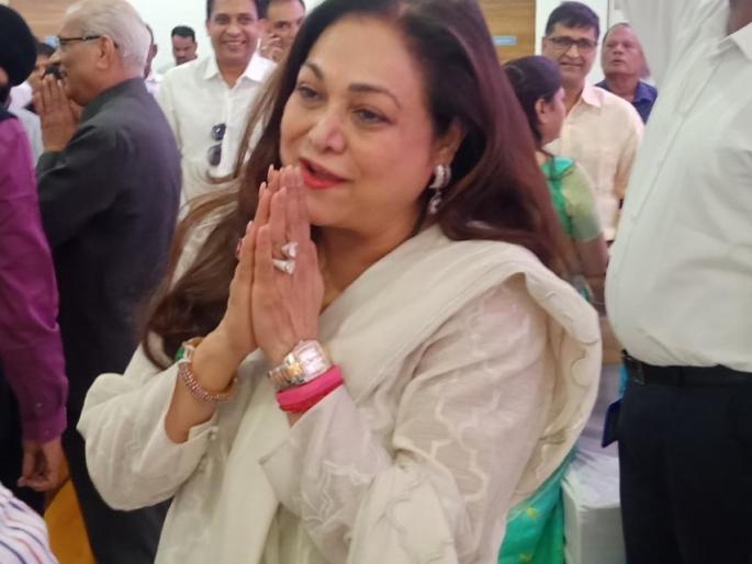 Tina Ambani's visit to Cancer Hospital at Ridhora | रिधोरा येथील कॅन्सर हॉस्पिटलला टीना अंबानींची भेट Tina Ambani's visit to Cancer Hospital at Ridhora | रिधोरा येथील कॅन्सर हॉस्पिटलला टीना अंबानींची भेट