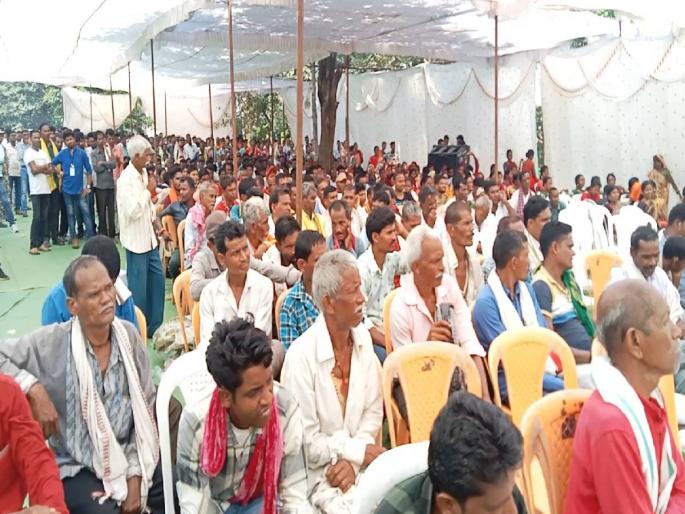 Mine iron, but give employment tone at Zendepar's public hearing, tight security | लोह उत्खनन करा, पण रोजगार द्या; झेंडेपारच्या जनसुनावणीतील सूर, कडेकोट सुरक्षा व्यवस्था Mine iron, but give employment tone at Zendepar's public hearing, tight security | लोह उत्खनन करा, पण रोजगार द्या; झेंडेपारच्या जनसुनावणीतील सूर, कडेकोट सुरक्षा व्यवस्था