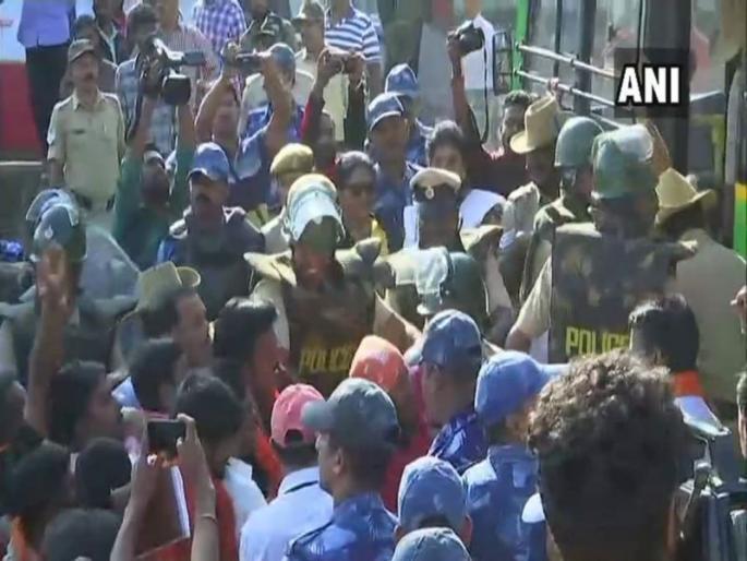 karnataka government celebrating tipu jayanti amid opposition protest | Tipu Sultan Jayanti : कर्नाटकात टिपू सुलतान जयंतीवरून भाजपाची निदर्शनं karnataka government celebrating tipu jayanti amid opposition protest | Tipu Sultan Jayanti : कर्नाटकात टिपू सुलतान जयंतीवरून भाजपाची निदर्शनं