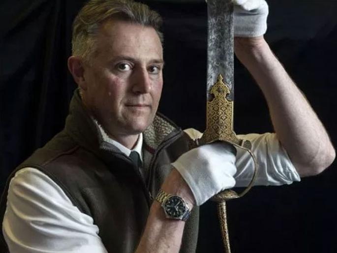 Tipu Sultan artefacts found after 220 years will auction in Britain | तळघरात २२० वर्षांनी मिळाली टीपू सुलतानची बंदूक आणि तलवार, लवकरच होणार लिलाव!
