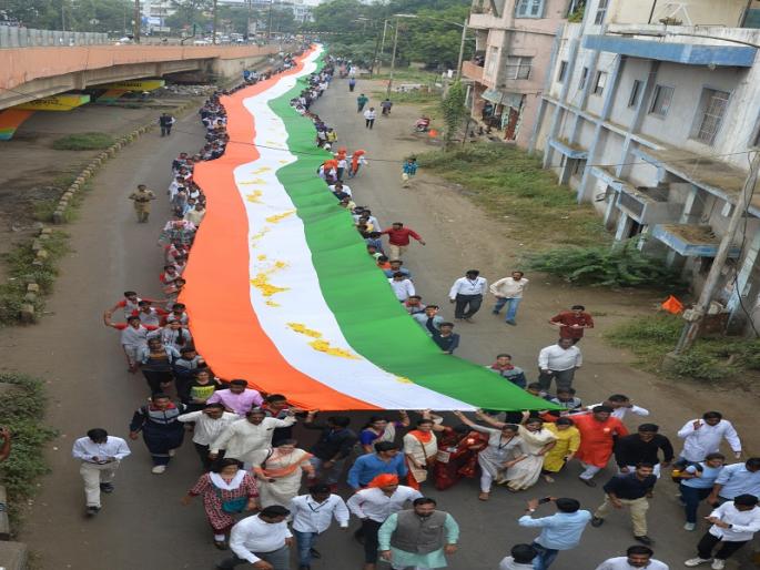 The tricolor can bring changes in everybody's life: CM | तिरंगाच प्रत्येकाच्या जिवनात परिवर्तन घेऊन येऊ शकतो : मुख्यमंत्री 