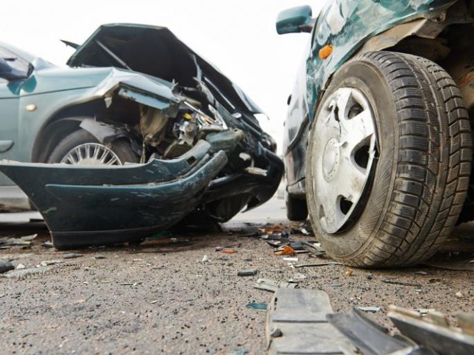 Balera rams into parked truck in attempt to save cow; Four killed including husband and wife | गाईला वाचविण्याच्या प्रयत्नात उभ्या ट्रकवर बाेलेराे आदळली; पती-पत्नीसह चार ठार Balera rams into parked truck in attempt to save cow; Four killed including husband and wife | गाईला वाचविण्याच्या प्रयत्नात उभ्या ट्रकवर बाेलेराे आदळली; पती-पत्नीसह चार ठार