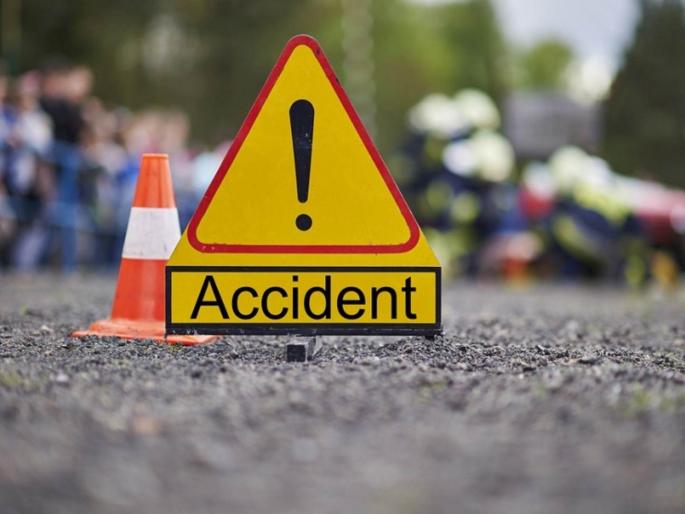 passenger crushed to death in an accident at the railway station in ahmednagar | रेल्वेस्थानकावर अपघात, प्रवाशाचा चिरडून मृत्यू passenger crushed to death in an accident at the railway station in ahmednagar | रेल्वेस्थानकावर अपघात, प्रवाशाचा चिरडून मृत्यू