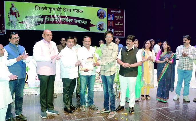 Increase activism in social work: Do not sell agriculture, do not get married by taking a loan | सामाजिक कामात सक्रियता वाढवा : शेती विकू नका, कर्ज काढून लग्न करू नका Increase activism in social work: Do not sell agriculture, do not get married by taking a loan | सामाजिक कामात सक्रियता वाढवा : शेती विकू नका, कर्ज काढून लग्न करू नका