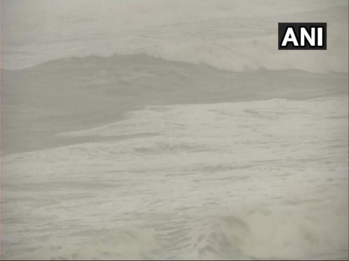 Cyclone Titli Updates: Cyclone weakens; eight dead in Andhra Pradesh, Odisha | Cyclone Titli Updates: ओडिशामध्ये 'तितली' चक्रीवादळाने हाहाकार, आठ जणांचा मृत्यू Cyclone Titli Updates: Cyclone weakens; eight dead in Andhra Pradesh, Odisha | Cyclone Titli Updates: ओडिशामध्ये 'तितली' चक्रीवादळाने हाहाकार, आठ जणांचा मृत्यू