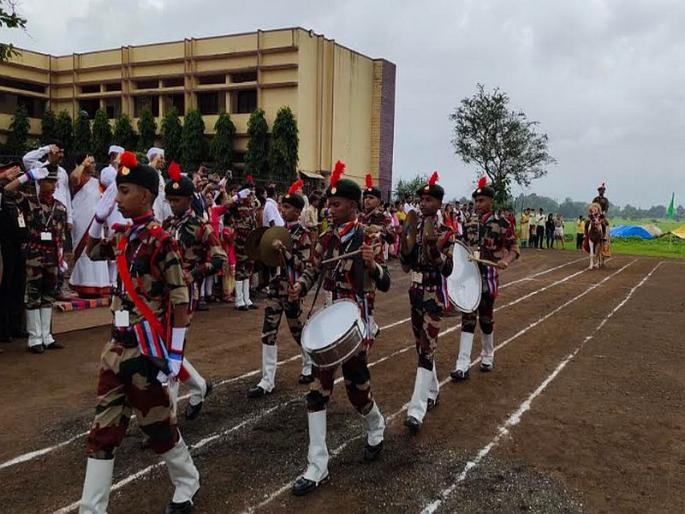 Conduct flagging and cultural events in rural areas including the city | शहरासह ग्रामीण भागात ध्वजारोहण व सांस्कृतिक कार्यक्रम संपन्न Conduct flagging and cultural events in rural areas including the city | शहरासह ग्रामीण भागात ध्वजारोहण व सांस्कृतिक कार्यक्रम संपन्न