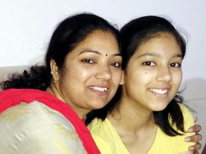 Father brother died in accident on exam eve Ghaziabad girl scores 92 4 percent in class 10 | भाऊ अन् वडिलांचं अंत्यदर्शन घेऊन परीक्षा दिली, दहावीत मिळवले 92 टक्के Father brother died in accident on exam eve Ghaziabad girl scores 92 4 percent in class 10 | भाऊ अन् वडिलांचं अंत्यदर्शन घेऊन परीक्षा दिली, दहावीत मिळवले 92 टक्के