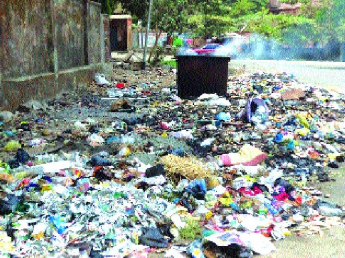 Repeated date to society that does not process the trash, the municipal corporation will again notice | कचऱ्यावर प्रक्रिया न करणाऱ्या सोसायटींना पुन्हा तारीख पे तारीख, महापालिका बजावणार पुन्हा नोटीस Repeated date to society that does not process the trash, the municipal corporation will again notice | कचऱ्यावर प्रक्रिया न करणाऱ्या सोसायटींना पुन्हा तारीख पे तारीख, महापालिका बजावणार पुन्हा नोटीस