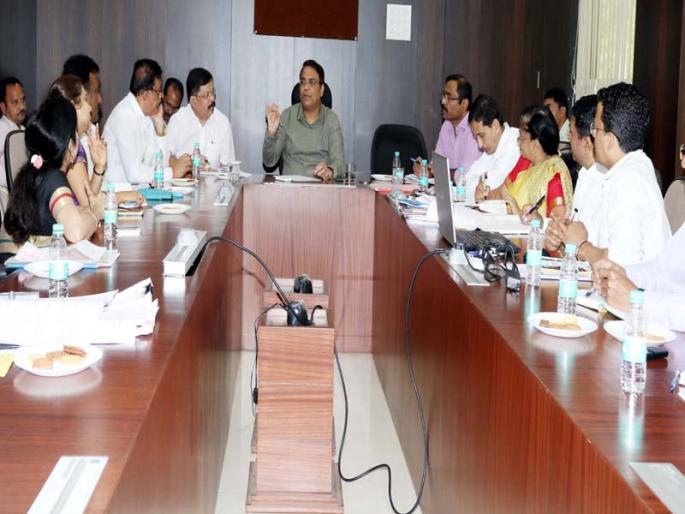 Decision in the meeting of the Tree Authority, Thane will call for information from the citizens in case of dangerous plants in the city | ठाणे शहरातील धोकादायक झाडांच्या बाबतीत नागरिकांकडून सूचना मागविणार, वृक्ष प्राधिकरणाच्या बैठकीत निर्णय Decision in the meeting of the Tree Authority, Thane will call for information from the citizens in case of dangerous plants in the city | ठाणे शहरातील धोकादायक झाडांच्या बाबतीत नागरिकांकडून सूचना मागविणार, वृक्ष प्राधिकरणाच्या बैठकीत निर्णय