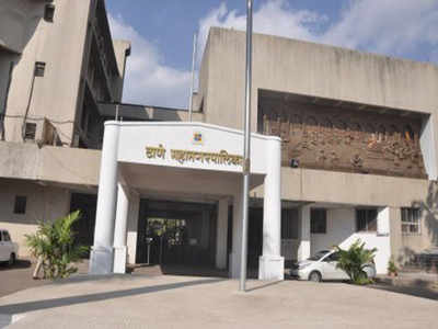 Four Thane Municipal Corporation engineers suspended; Action after Guardian Minister's visit | ठाणे महापालिकेचे चार अभियंता निलंबित; पालकमंत्र्यांच्या दौऱ्यानंतर कारवाई Four Thane Municipal Corporation engineers suspended; Action after Guardian Minister's visit | ठाणे महापालिकेचे चार अभियंता निलंबित; पालकमंत्र्यांच्या दौऱ्यानंतर कारवाई