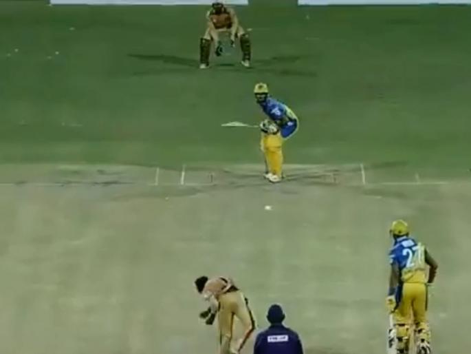 Video : A perfect tribute to the King of Yorkers; Periyaswamy chanelling his inner Lasith Malinga | Video : भारताच्या गोलंदाजाचा 'मलिंगा' स्टाईल यॉर्कर