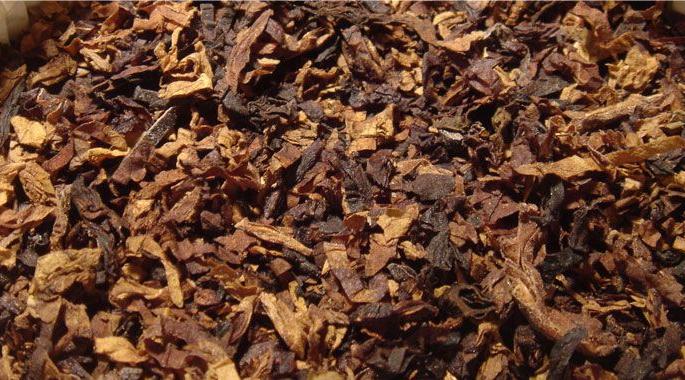 Smuggling of tobacco with on army duty placards, goods worth 14 lakhs seized | ऑन आर्मी ड्युटीचे फलक लावून तंबाखुची तस्करी, १४ लाखांचा मुद्देमाल जप्त