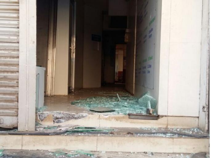 hospital sabotage by father in Rahatni due to child death | मृताच्या वडिलांकडून रहाटणीतील मेट्रो हॉस्पिटलची तोडफोड hospital sabotage by father in Rahatni due to child death | मृताच्या वडिलांकडून रहाटणीतील मेट्रो हॉस्पिटलची तोडफोड