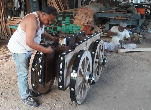 Chalisgaon's Toffgad Salami 'Padmadurga' | ‘पद्मदुर्ग’ला चाळीसगावच्या ‘तोफगाड्याची सलामी’