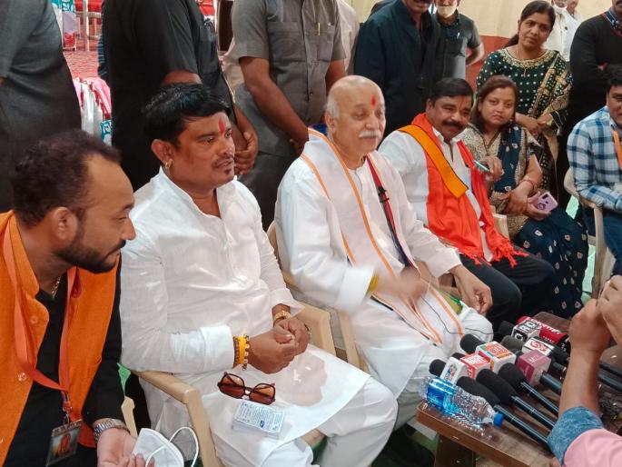 If agriculture laws had already been repealed, 700 farmers would not have been killed - Togadia | कृषी कायदे आधीच मागे घेतले असते तर ७०० शेतकऱ्यांचा बळी गेला नसता - प्रवीण तोगडिया If agriculture laws had already been repealed, 700 farmers would not have been killed - Togadia | कृषी कायदे आधीच मागे घेतले असते तर ७०० शेतकऱ्यांचा बळी गेला नसता - प्रवीण तोगडिया