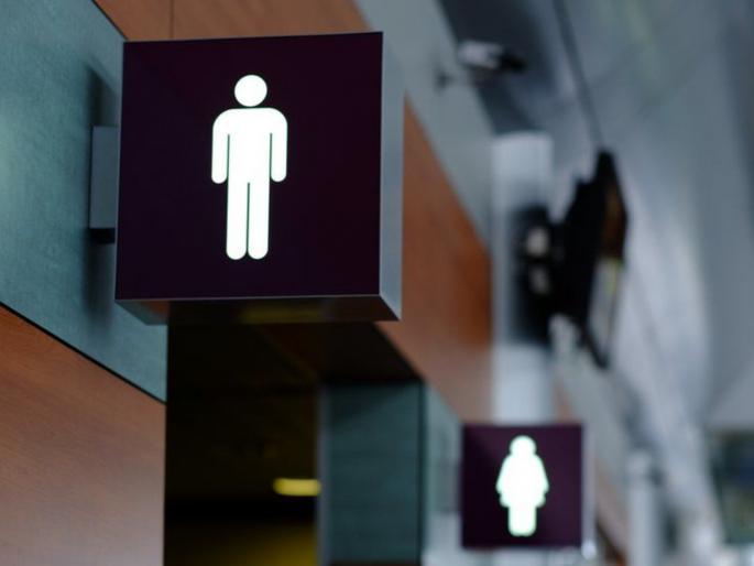 urination mistake can lead to lot of dangerous problems know from the expets | Health tips: लघवी करतानाच्या 'या' चूका देतात गंभीर आजारांना निमंत्रण, विशेषत: महिलांनी वेळीच काळजी घ्या urination mistake can lead to lot of dangerous problems know from the expets | Health tips: लघवी करतानाच्या 'या' चूका देतात गंभीर आजारांना निमंत्रण, विशेषत: महिलांनी वेळीच काळजी घ्या