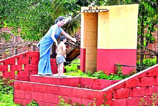 Due to lack of toilets, the post of female sarpanch of Chinchkhand has been canceled | शौचालय नसल्याने चिंचखंडीच्या महिला सरपंचाचे पद केले रद्द Due to lack of toilets, the post of female sarpanch of Chinchkhand has been canceled | शौचालय नसल्याने चिंचखंडीच्या महिला सरपंचाचे पद केले रद्द