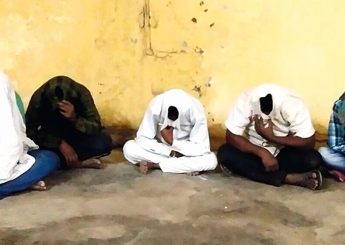 The gang of robbers in Washim jerband | वाशिममधील दरोडेखोरांची टोळी जेरबंद The gang of robbers in Washim jerband | वाशिममधील दरोडेखोरांची टोळी जेरबंद