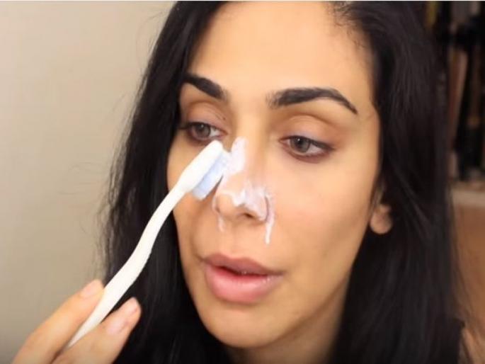 Not just for teeth but toothpaste is beneficial for skin too | केवळ दातांचीच नाही तर चेहऱ्याची चमक वाढवतो टूथपेस्ट, असा करा वापर! Not just for teeth but toothpaste is beneficial for skin too | केवळ दातांचीच नाही तर चेहऱ्याची चमक वाढवतो टूथपेस्ट, असा करा वापर!