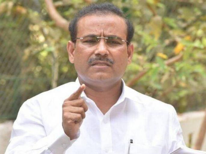 The Center should provide three crore vaccines per month to the state; Demand of Health Minister Rajesh Tope | केंद्राने राज्यासाठी दर महिन्याला तीन कोटी लस द्याव्यात; आरोग्यमंत्री राजेश टोपेंची मागणी The Center should provide three crore vaccines per month to the state; Demand of Health Minister Rajesh Tope | केंद्राने राज्यासाठी दर महिन्याला तीन कोटी लस द्याव्यात; आरोग्यमंत्री राजेश टोपेंची मागणी