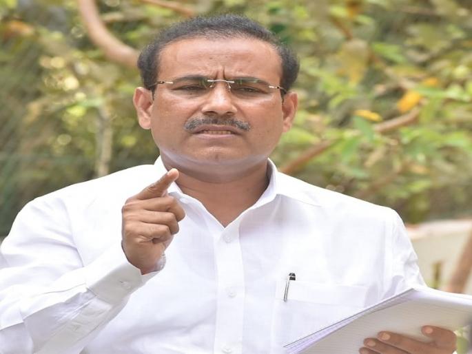 Devendra Fadnavis will be taken to the center for supply of corona vaccines - Rajesh Tope | कोरोना लसींच्या पुरवठ्यासाठी देवेंद्र फडणवीसांना घेऊन केंद्राकडे जाणार- राजेश टोपे Devendra Fadnavis will be taken to the center for supply of corona vaccines - Rajesh Tope | कोरोना लसींच्या पुरवठ्यासाठी देवेंद्र फडणवीसांना घेऊन केंद्राकडे जाणार- राजेश टोपे