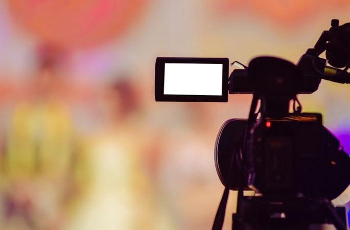 Video of 'that' incident sent to ex-girlfriend's husband from US to India! | अमेरिकेतून भारतात पाठवला पूर्वप्रेयसीच्या पतीला 'त्या' प्रसंगाचा व्हिडिओ! Video of 'that' incident sent to ex-girlfriend's husband from US to India! | अमेरिकेतून भारतात पाठवला पूर्वप्रेयसीच्या पतीला 'त्या' प्रसंगाचा व्हिडिओ!