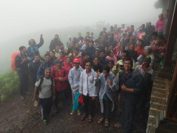 successful Torna Fort trek by blind youth | जेव्हा..तोरणागडावर फडकवतात ‘ती’ नजरेपलिकडची पावले भगवा ध्वज.. ! successful Torna Fort trek by blind youth | जेव्हा..तोरणागडावर फडकवतात ‘ती’ नजरेपलिकडची पावले भगवा ध्वज.. !