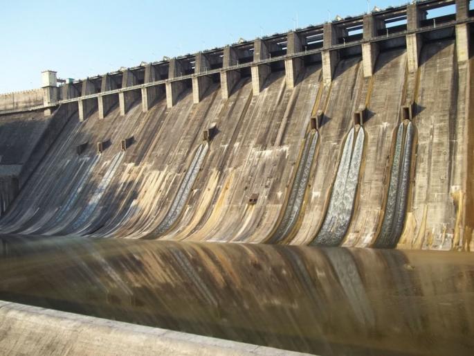 Average rainfall reached Nagpur; The dam is still dry | नागपुरात पावसाने गाठली सरासरी; धरण अजूनही कोरडेच Average rainfall reached Nagpur; The dam is still dry | नागपुरात पावसाने गाठली सरासरी; धरण अजूनही कोरडेच