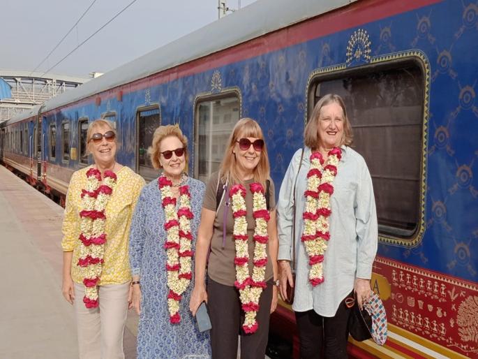 MTDC's 'Commitment'; The group was canceled at the time, but Deccan Odyssey was run for 4 foreign tourists | एमटीडीसीची ‘कमिटमेंट’; ऐनवेळी ग्रुप रद्द, पण ४ परदेशी पर्यटकांसाठी धावली अख्खी रेल्वे
