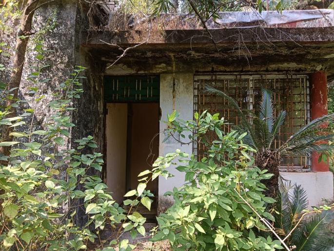 It is necessary to provide tourism corporation facilities for tourists at Panhalgad | Kolhapur: पर्यटन महामंडळाने गाशा गुंडाळला, पन्हाळगडावरील हॉटेल, रेस्ट हाऊसची दुरवस्था  It is necessary to provide tourism corporation facilities for tourists at Panhalgad | Kolhapur: पर्यटन महामंडळाने गाशा गुंडाळला, पन्हाळगडावरील हॉटेल, रेस्ट हाऊसची दुरवस्था