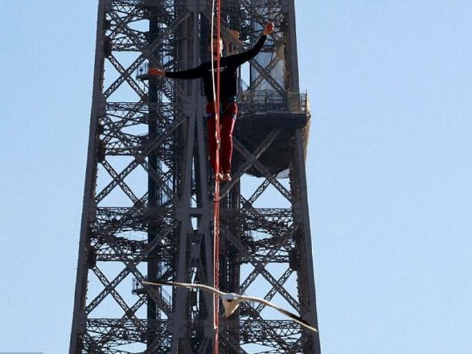 335 mobile towers unauthorized in Panvel municipal area | पनवेल महापालिका क्षेत्रात ३३५ मोबाइल टॉवर अनधिकृत 335 mobile towers unauthorized in Panvel municipal area | पनवेल महापालिका क्षेत्रात ३३५ मोबाइल टॉवर अनधिकृत