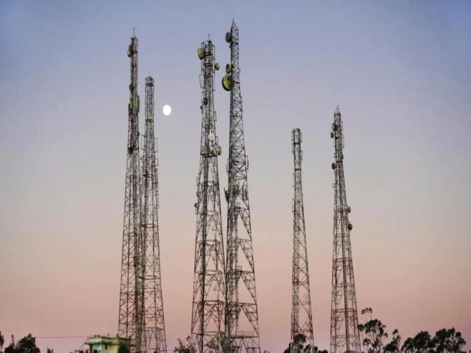 Unauthorized mobile towers detected by Nagpur city; Municipal corporation is a waste of crores | नागपूर शहराला अनधिकृत मोबाईल टॉवर्सचा विळखा; मनपाला कोट्यवधींचा भुर्दंड Unauthorized mobile towers detected by Nagpur city; Municipal corporation is a waste of crores | नागपूर शहराला अनधिकृत मोबाईल टॉवर्सचा विळखा; मनपाला कोट्यवधींचा भुर्दंड