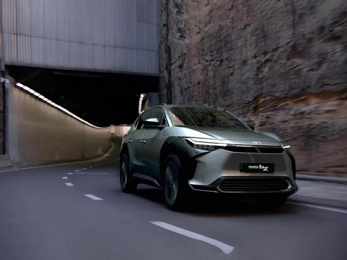 toyota most advanced ev batteries full charge in 10 minutes 1000 km single charge range | टोयोटा बनवणार अप्रतिम बॅटरी, 10 मिनिटात चार्ज होणार इलेक्ट्रिक कार, रेंज असेल 1000 किमी! toyota most advanced ev batteries full charge in 10 minutes 1000 km single charge range | टोयोटा बनवणार अप्रतिम बॅटरी, 10 मिनिटात चार्ज होणार इलेक्ट्रिक कार, रेंज असेल 1000 किमी!