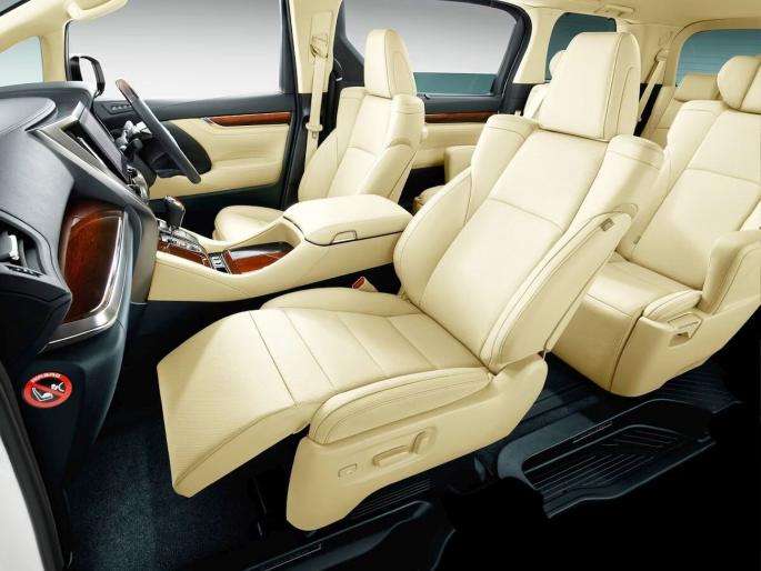 toyota vellfire car's fortune suddenly shined in July 2025 Customers flocked to buy sales big jump 4-month record broken | जुलैमध्ये 'या' कारचं नशीब अचाकनच 'चमकलं'; खरेदीसाठी ग्राहकांची गर्दी; 4 महिन्यांचा विक्रम मोडला! toyota vellfire car's fortune suddenly shined in July 2025 Customers flocked to buy sales big jump 4-month record broken | जुलैमध्ये 'या' कारचं नशीब अचाकनच 'चमकलं'; खरेदीसाठी ग्राहकांची गर्दी; 4 महिन्यांचा विक्रम मोडला!