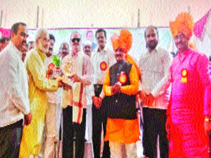 Teacher should make man a man: Dr. Saptarshi | शिक्षकांनी माणसांतला माणूस निर्माण करावा : डॉ. सप्तर्षी Teacher should make man a man: Dr. Saptarshi | शिक्षकांनी माणसांतला माणूस निर्माण करावा : डॉ. सप्तर्षी