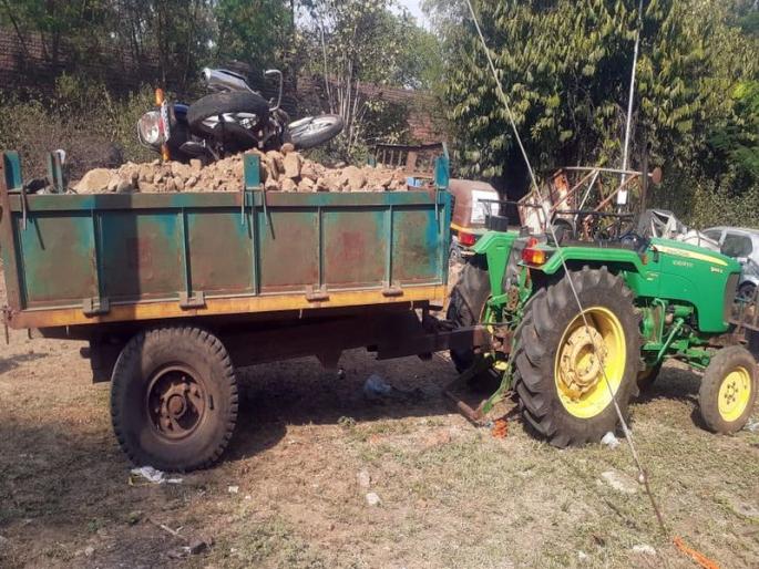 Heartbreaker: A young man lost his head in a tractor-two-wheeler accident | ह्दयद्रावक : ट्रॅक्टर-दुचाकीच्या भीषण अपघातात तरुणाचे शीर झाले धडावेगळे Heartbreaker: A young man lost his head in a tractor-two-wheeler accident | ह्दयद्रावक : ट्रॅक्टर-दुचाकीच्या भीषण अपघातात तरुणाचे शीर झाले धडावेगळे