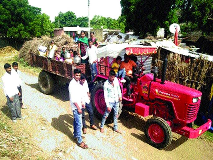2,500 families of Marathwada migrate! | मराठवाड्यातील २५०० कुटुंबांचे स्थलांतर!