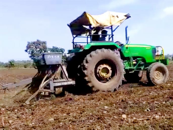 ‘UBER FOR TRACTORS’: Govt launched multilingual 'CHC Farm Machinery' Mobile App for farmers | शेतकरी आता ओला-उबर सारखं मागवणार ट्रॅक्टर, मोदी सरकारचं नवं अॅप ‘UBER FOR TRACTORS’: Govt launched multilingual 'CHC Farm Machinery' Mobile App for farmers | शेतकरी आता ओला-उबर सारखं मागवणार ट्रॅक्टर, मोदी सरकारचं नवं अॅप
