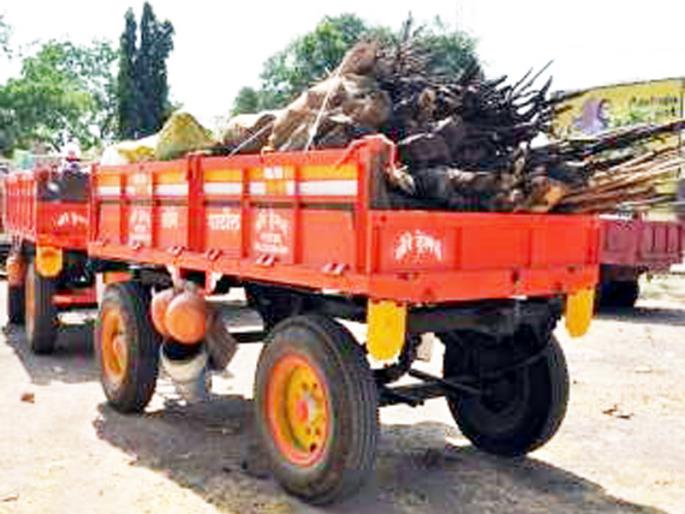 Incident near Solapur; Along with the tractor, construction materials worth 4 lakhs were stolen | सोलापूरजवळील घटना; ट्रॅक्टरसोबतच ४ लाखांचे बांधकाम साहित्य गेले चोरीला