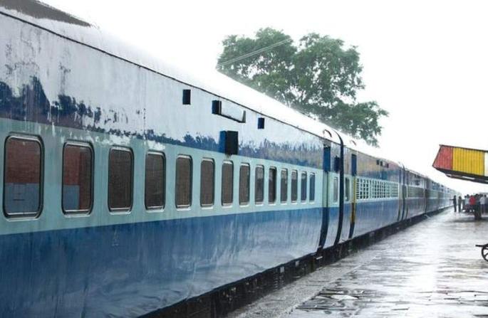 More special trains for Mumbai, Pune and Ahmedabad | मुंबई, पुणे, अहमदाबादसाठी आणखी विशेष रेल्वे गाड्या More special trains for Mumbai, Pune and Ahmedabad | मुंबई, पुणे, अहमदाबादसाठी आणखी विशेष रेल्वे गाड्या