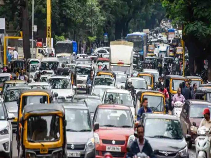 41 intersections causing traffic jams in Pune city; Municipal Commissioner, Police Commissioner will conduct a joint inspection | पुणे शहरात वाहतूक कोंडी होणारे ४१ चौक; पालिका आयुक्त, पोलिस आयुक्त संयुक्त पाहणी करणार 41 intersections causing traffic jams in Pune city; Municipal Commissioner, Police Commissioner will conduct a joint inspection | पुणे शहरात वाहतूक कोंडी होणारे ४१ चौक; पालिका आयुक्त, पोलिस आयुक्त संयुक्त पाहणी करणार