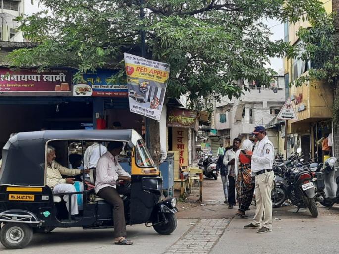 Lakhs rupees fine pending on vehicles; In Latur, 200 drivers were sentenced to 'black list'! | वाहनांवर लाखोंचा दंड थकला; लातुरात २०० चालकास ‘काळ्या यादी’ची शिक्षा !
